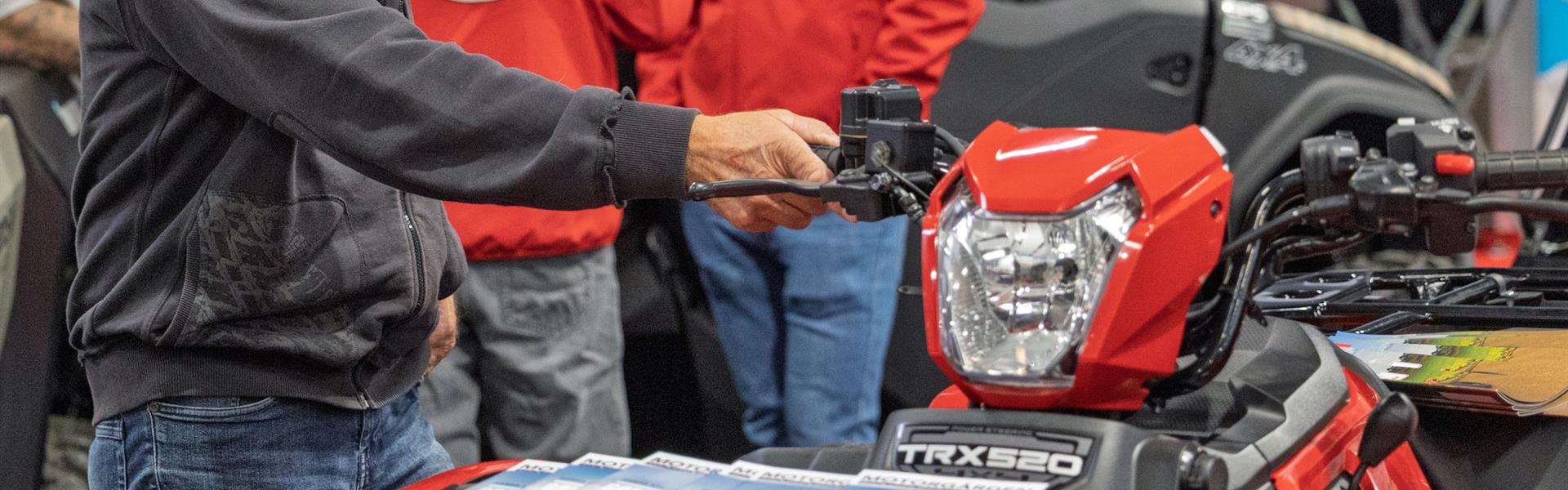 Erhvervsudstilling¤Salg af traktor - inventar - varmeanlæg m.m.